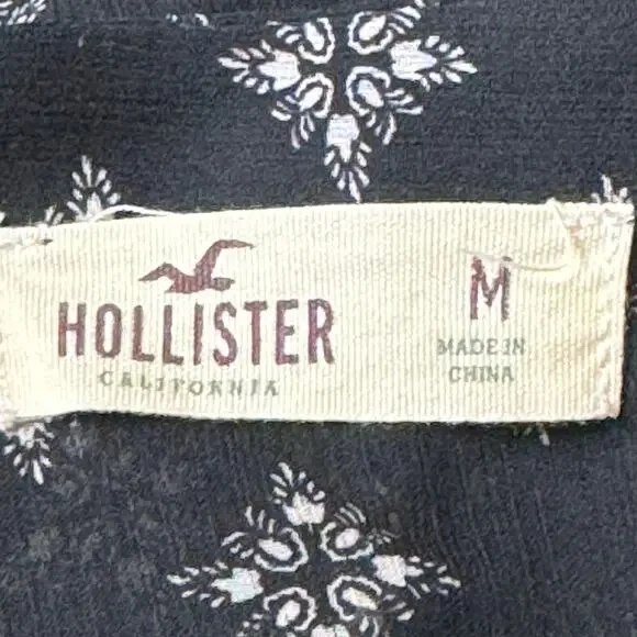 Hollister Size Medium Black Geometric Floral Lace Up Blouse - Picture 6 of 6